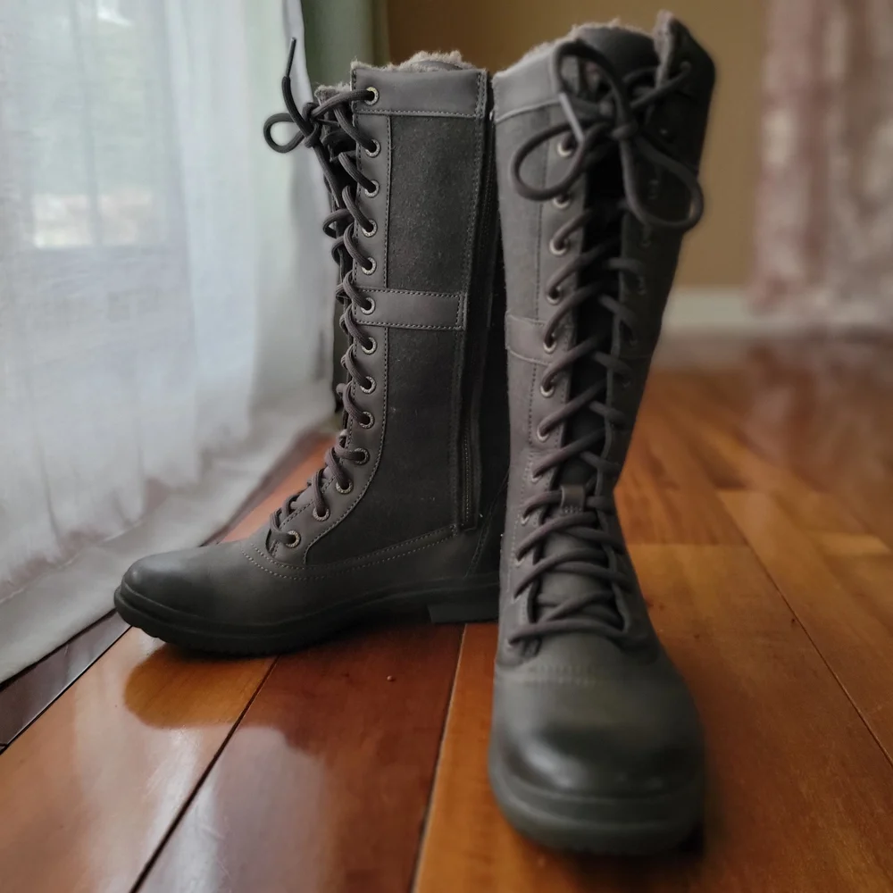 Women’s Ugg Elvia Waterproof Tall Lace up Charcoal Sheepskin Sherpa Boot Sz 6.5 - Picture 2 of 10